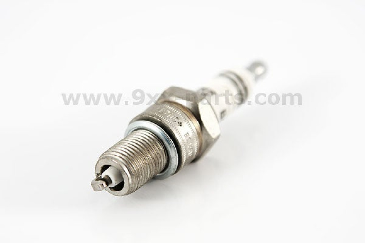Spark Plug Bosch WR7DCX+ 99917018990_WR7DCX+