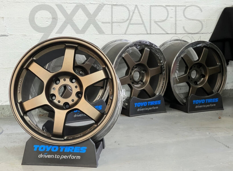 Volk Rays TE37 18" vannesarja UVOLK18WHEELSET